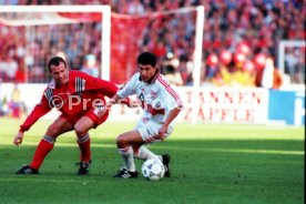 VfB Stuttgart-Kaiserslautern 0:1 li. Axel Roos re. Krassimir Balakov Foto Rudel