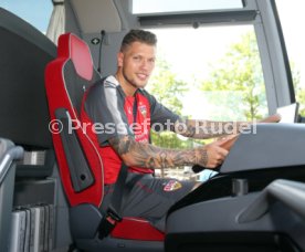 VfB Stuttgart Vorstellung Neuer Mannschaftsbus