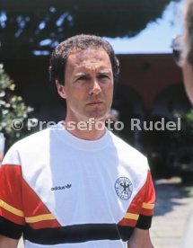 07.06.86 DFB Quartier Galindo