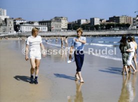 19.06.82 WM 1982 DFB Spieler am Strand