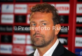 VfB Stuttgart PK Vorstellung Trainer Weinzierl