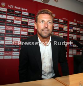 VfB Stuttgart PK Vorstellung Trainer Weinzierl