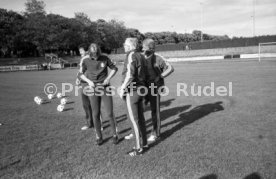 17.05.81 Ankunft DFB Nationalspieler Schlosshotel Monrepos Ludwigsburg