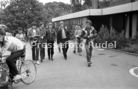 17.05.81 Ankunft DFB Nationalspieler Schlosshotel Monrepos Ludwigsburg