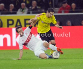 Borussia Dortmund - VFB Suttgart /01.11.2013/ Christian Gentner (VFB)  Aktion gegen Henrikh Mkhitaryan (BVB)