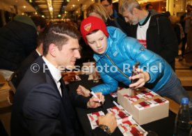 VfB Stuttgart Autogrammstunde Breuninger