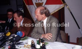 16.01.90 VfB Stuttgart PK Vorstellung Manager Hoene&szlig;