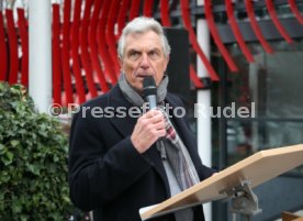 27.01.22 VfB Stuttgart Kranzniederlegung 18. Erinnerungstag