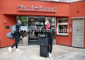 12.05.21 VfB Stuttgart Ankunft Spieler Quarant&auml;ne Trainingslager Wald-Hotel Stuttgart