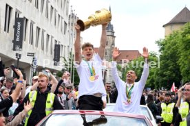 25.05.25 VfB Stuttgart Feier und Autokorso DFB-Pokal Sieg Stuttgart Schlossplatz
