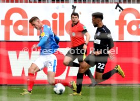 Fu&szlig;ball  2.Bundesliga Holstein Kiel vs. VfB Stuttgart