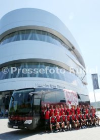 VfB Stuttgart Vorstellung Neuer Mannschaftsbus