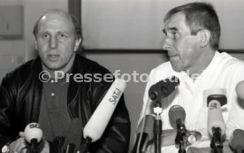 22.01.94 Pressekonferenz Oliver M&ouml;ller Hamburger SV nach Attenat in Stuttgart