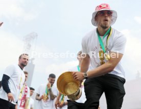 25.05.25 VfB Stuttgart Feier und Autokorso DFB-Pokal Sieg Stuttgart Schlossplatz