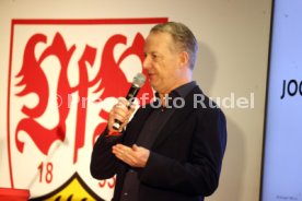 06.02.25 VfB Stuttgart Dunkelroter Tisch