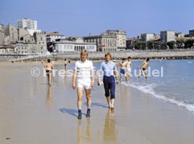 19.06.82 WM 1982 DFB Spieler am Strand