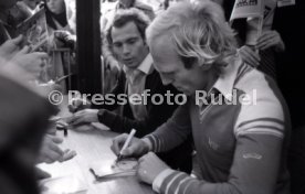 02.10.77 Autogrammstunde Firma Leonberger Hoene&szlig; Br&uuml;der