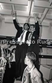 16.05.1992 VfB Stuttgart Meisterschaft Empfang Flughafen