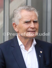 VfB Stuttgart - SG Dynamo Dresden
