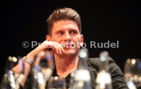 Podiumsdiskussion Stuttgart Liederhalle Wolfgang Dietrich, Mario Gomez, Uli Hoene&szlig;