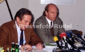 16.01.90 VfB Stuttgart PK Vorstellung Manager Hoene&szlig;