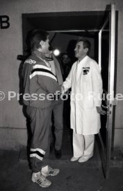 22.01.94 Pressekonferenz Oliver M&ouml;ller Hamburger SV nach Attenat in Stuttgart