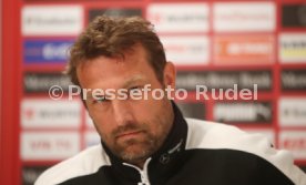 VFB Stuttgart Pressekonfernez mit Trainer Markus Weinzierl
