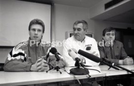 22.01.94 Pressekonferenz Oliver M&ouml;ller Hamburger SV nach Attenat in Stuttgart