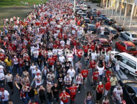 Deutscher Meister 2007, VfB Stuttgart, Fans vom Stadion in die Innenstadt.