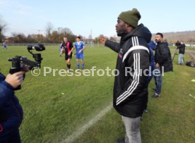 Fussball Amateure Hans Sarpei - Das T steht f&uuml;r Coach