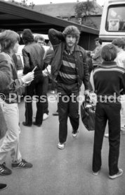 17.05.81 Ankunft DFB Nationalspieler Schlosshotel Monrepos Ludwigsburg