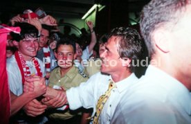 16.05.1992 VfB Stuttgart Meisterschaft Empfang Flughafen