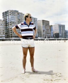 19.06.82 WM 1982 DFB Spieler am Strand