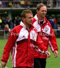 Freundschaftsspiel VfB Stuttgart-Olympiakos Pir&auml;us 3:2  li. Ralf Rangnick re. Peter Starzmann Foto Rudel