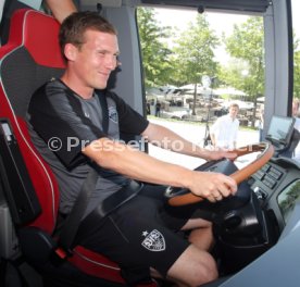 VfB Stuttgart Vorstellung Neuer Mannschaftsbus
