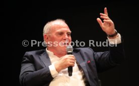 Podiumsdiskussion Stuttgart Liederhalle Wolfgang Dietrich, Mario Gomez, Uli Hoene&szlig;