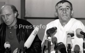 22.01.94 Pressekonferenz Oliver M&ouml;ller Hamburger SV nach Attenat in Stuttgart