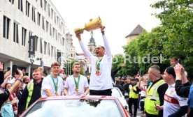 25.05.25 VfB Stuttgart Feier und Autokorso DFB-Pokal Sieg Stuttgart Schlossplatz
