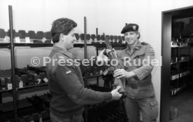 05.12.83 Stuttgarter Kickers J&uuml;rgen Klinsmann Bundeswehr
