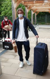 12.05.21 VfB Stuttgart Ankunft Spieler Quarant&auml;ne Trainingslager Wald-Hotel Stuttgart