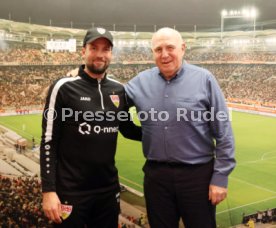 14.12.23 VfB Stuttgart Sebastian und Dieter Hoene&szlig;