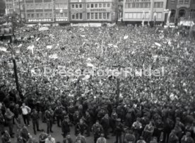 26.05.1984 VfB Stuttgart Meisterschaft 1984 Empfang Rathaus