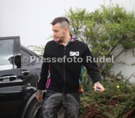 VfB Stuttgart Spieler am Parkplatz
