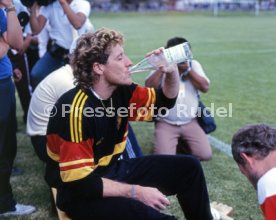 05.06.86 DFB Training Galindo