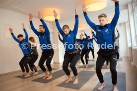 Stuttgarter Kickers Yoga Training