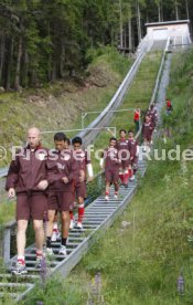 VFB Stuttgart Fitnesstest Skisprungschanze