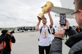 25.05.25 VfB Stuttgart Ankunft Flughafen Stuttgart aus Berlin DFB-Pokal Sieg