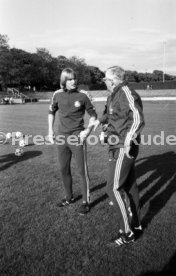 17.05.81 Ankunft DFB Nationalspieler Schlosshotel Monrepos Ludwigsburg