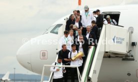 25.05.25 VfB Stuttgart Ankunft Flughafen Stuttgart aus Berlin DFB-Pokal Sieg