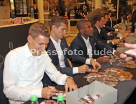 VfB Stuttgart Autogrammstunde